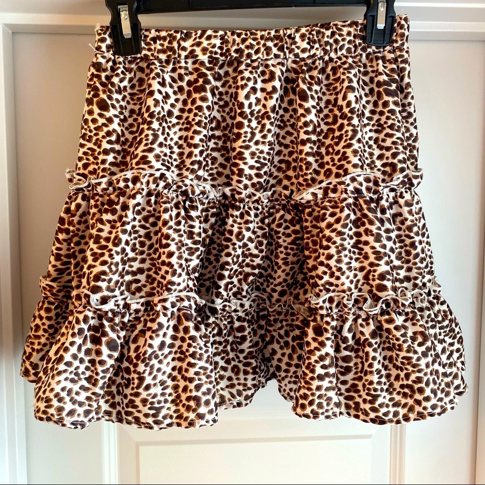 Shein|| Animal print ruffled short skirt with elastic waist